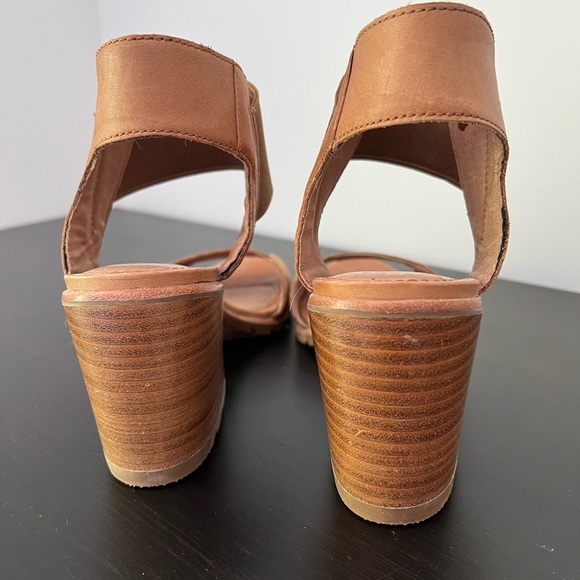 Sorel Nadia Sandals Tan Leather Heels - Picture 2 of 3